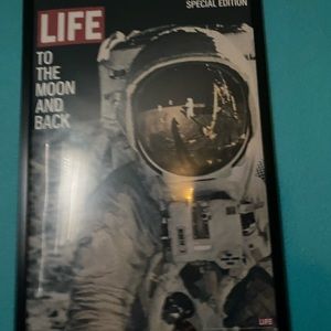 Outspace wall decor